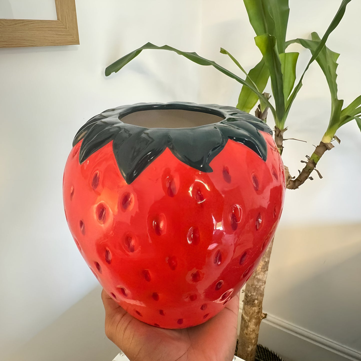 Ceramic Strawberry Vase, Hand Painted Red Strawberry Shape Planter Home Decorer Vase Flower Pot Cute Decorative Flower Vases